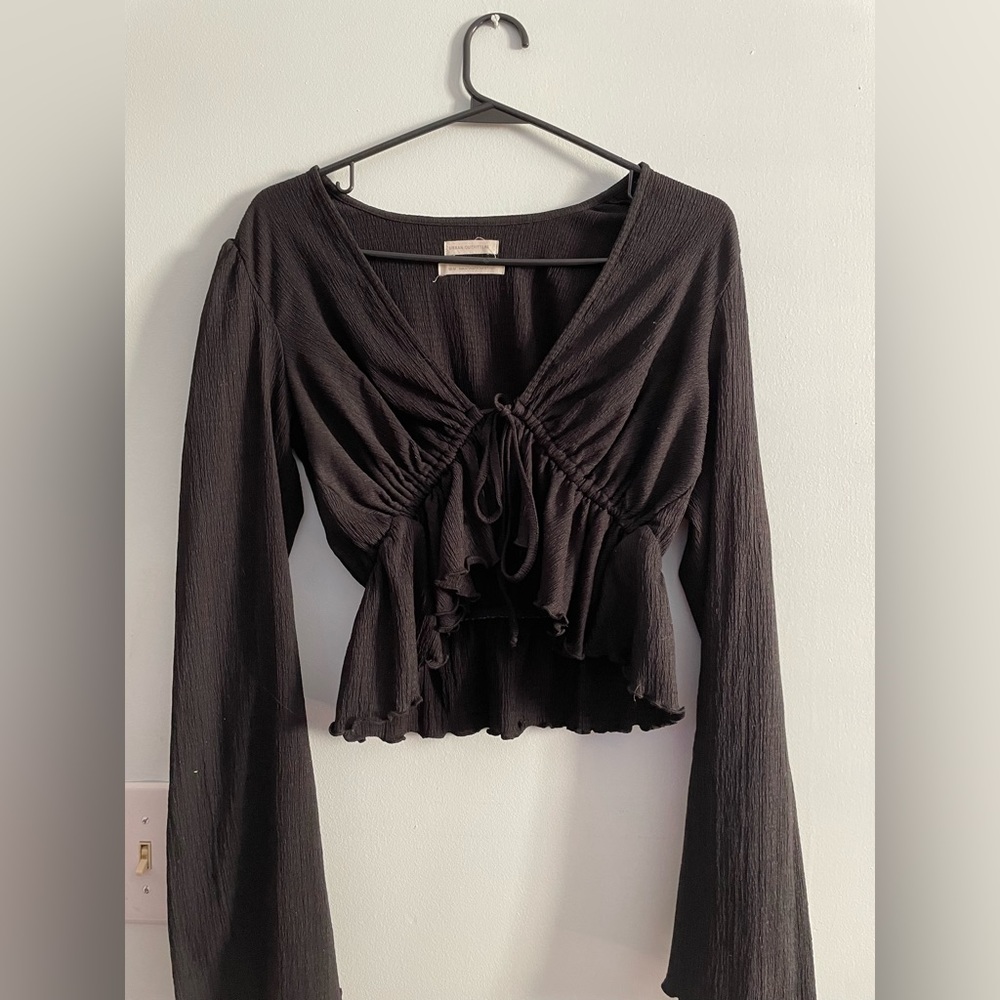 urban outfitters cropped black long sleeve tie front top size M